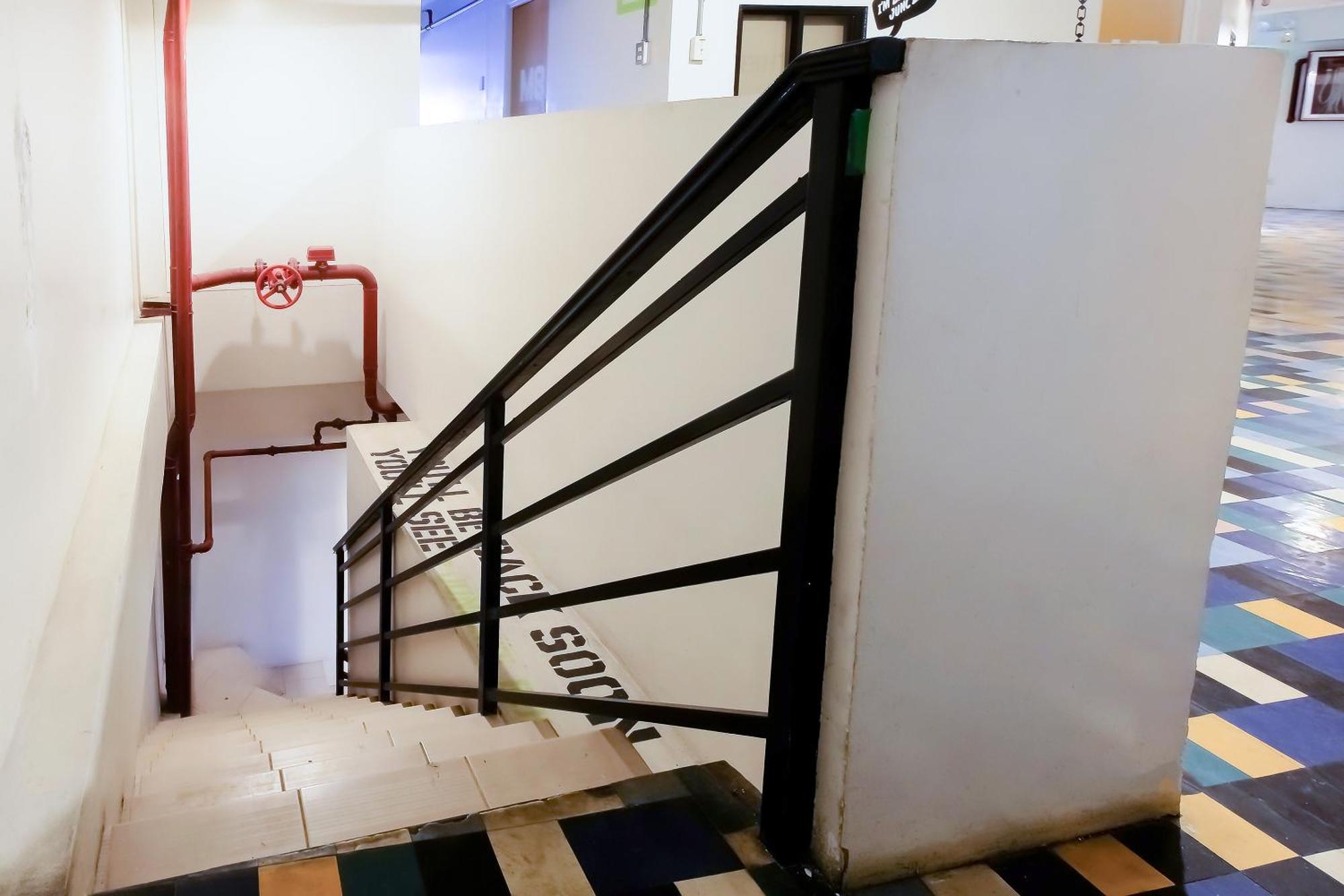 Spot On Junction Hostel Makati City Exterior photo