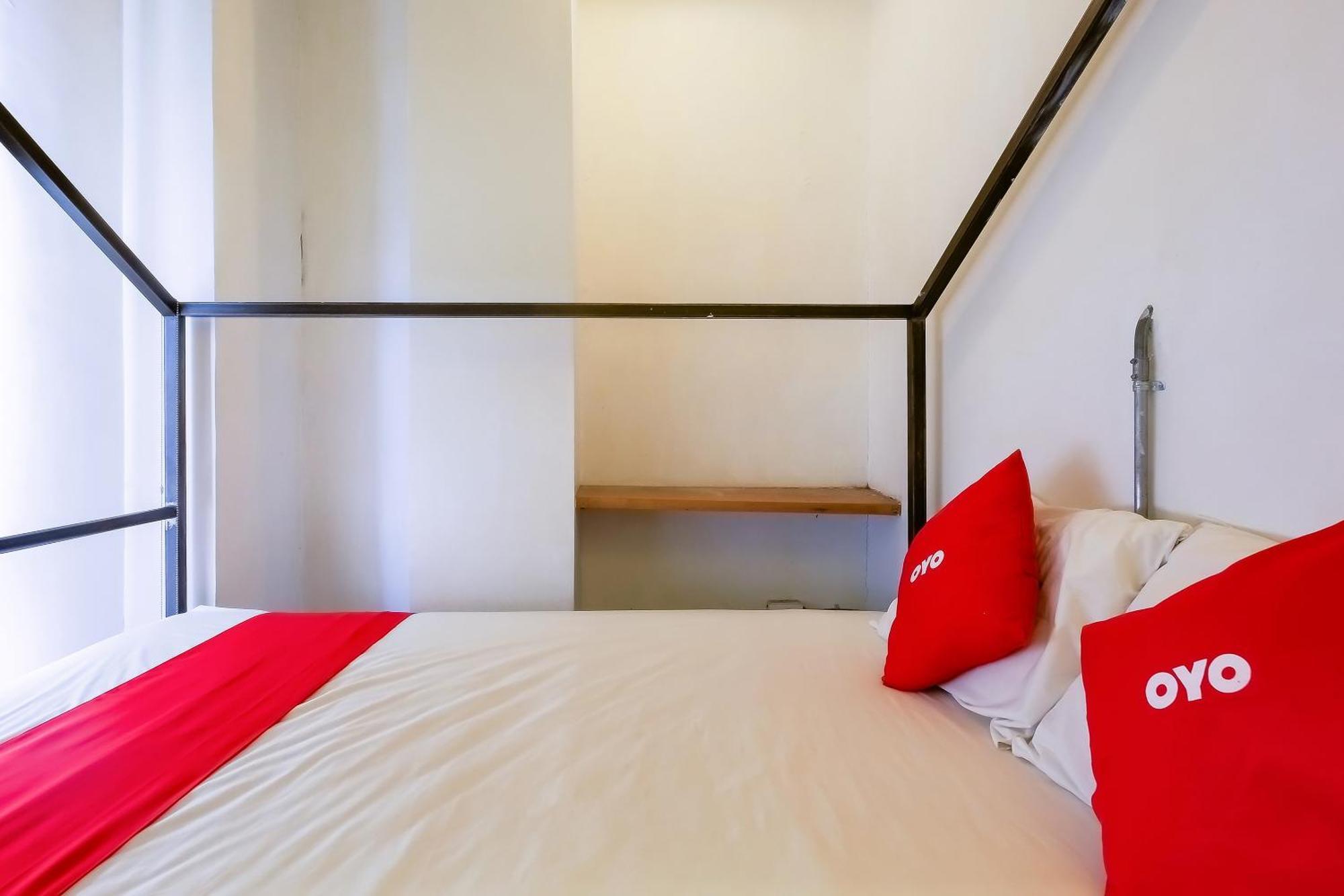 Spot On Junction Hostel Makati City Exterior photo