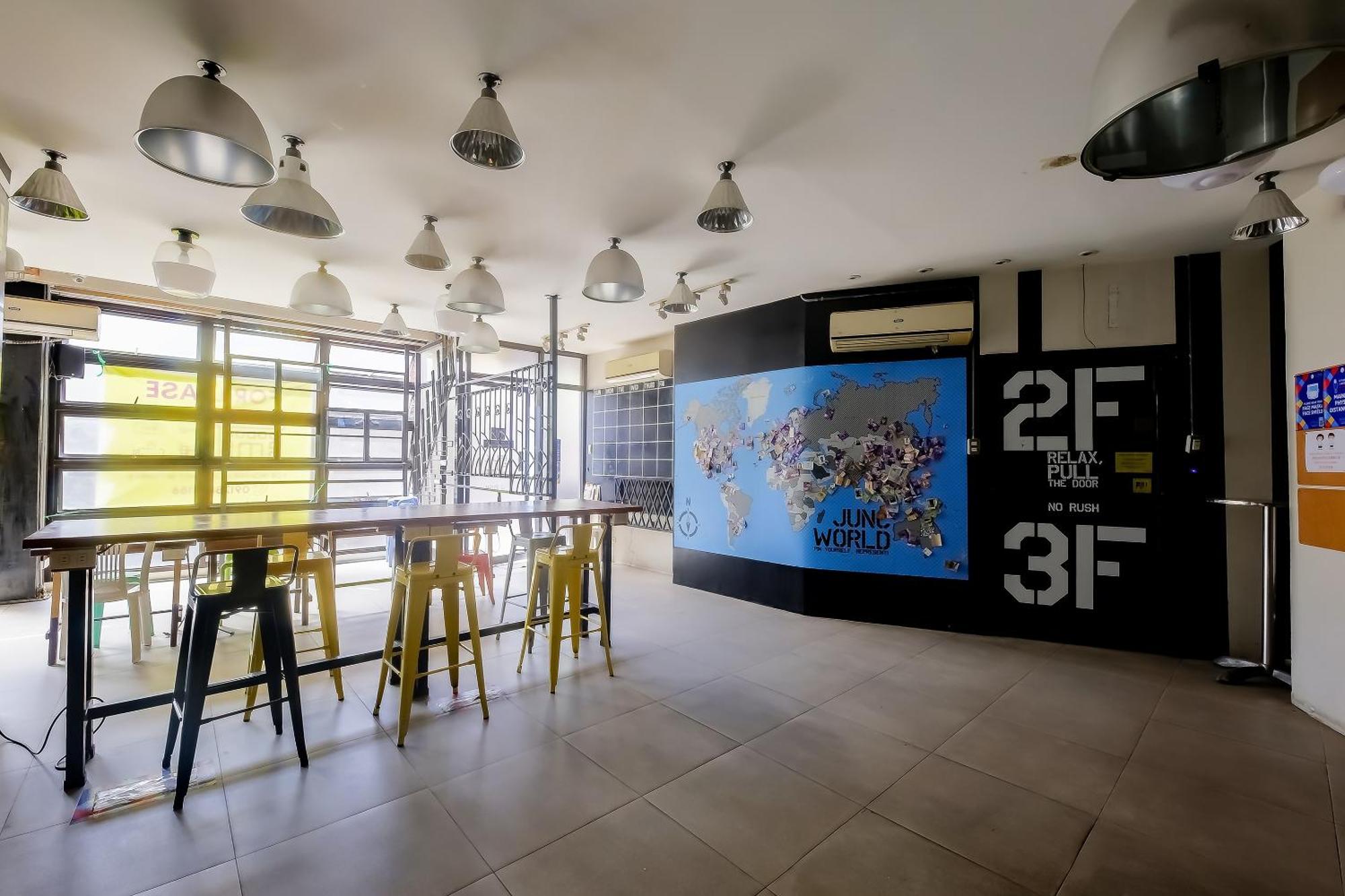 Spot On Junction Hostel Makati City Exterior photo