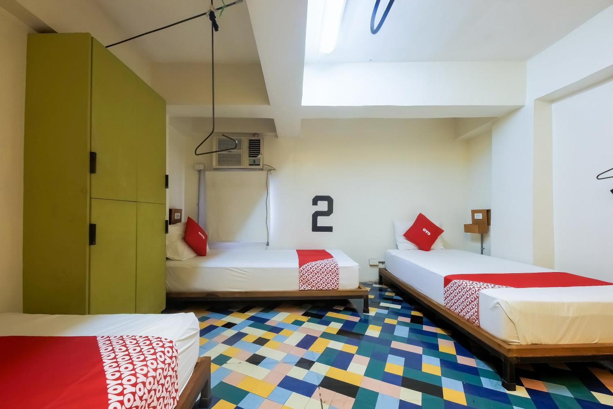 Spot On Junction Hostel Makati City Exterior photo