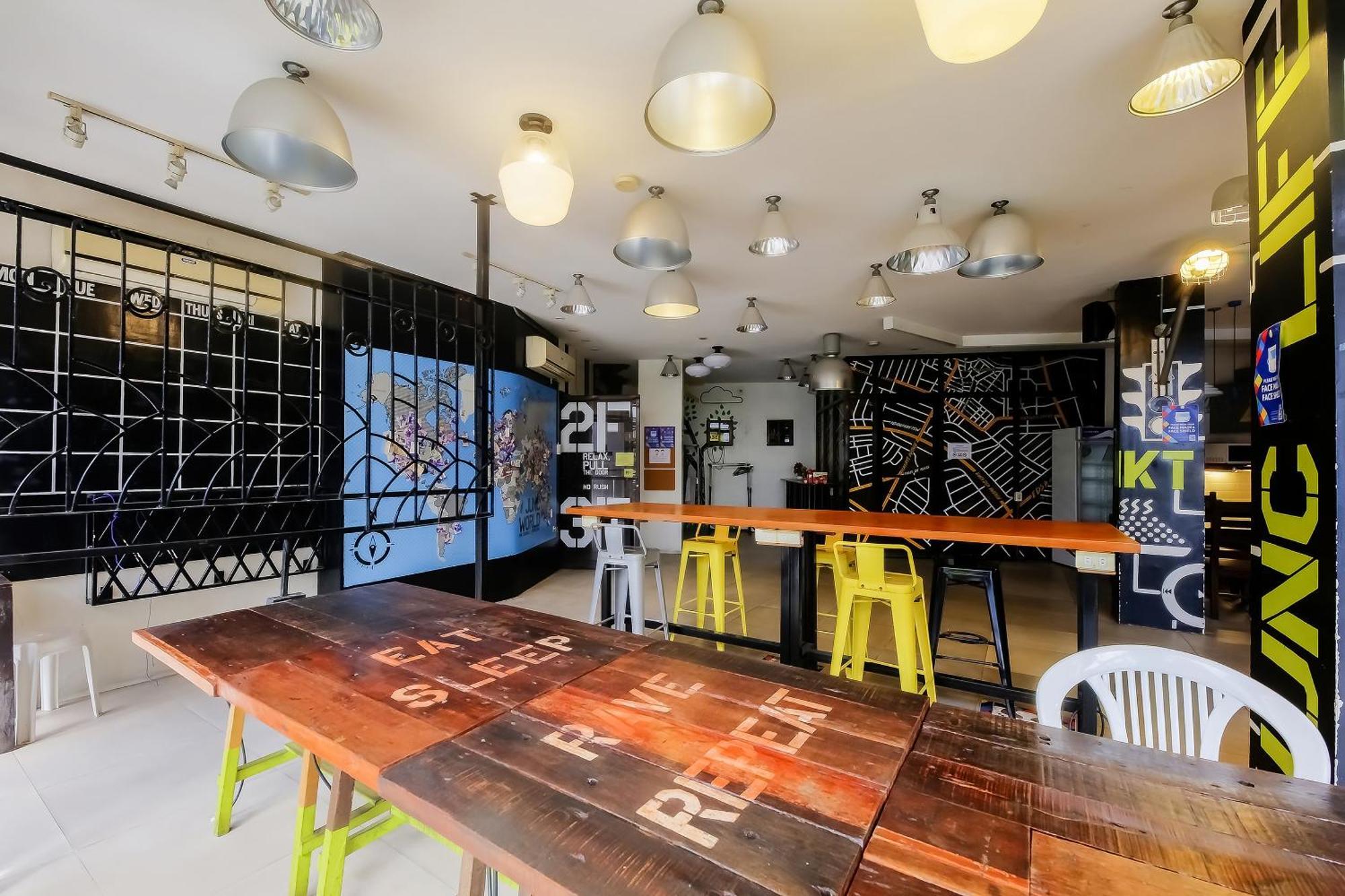 Spot On Junction Hostel Makati City Exterior photo
