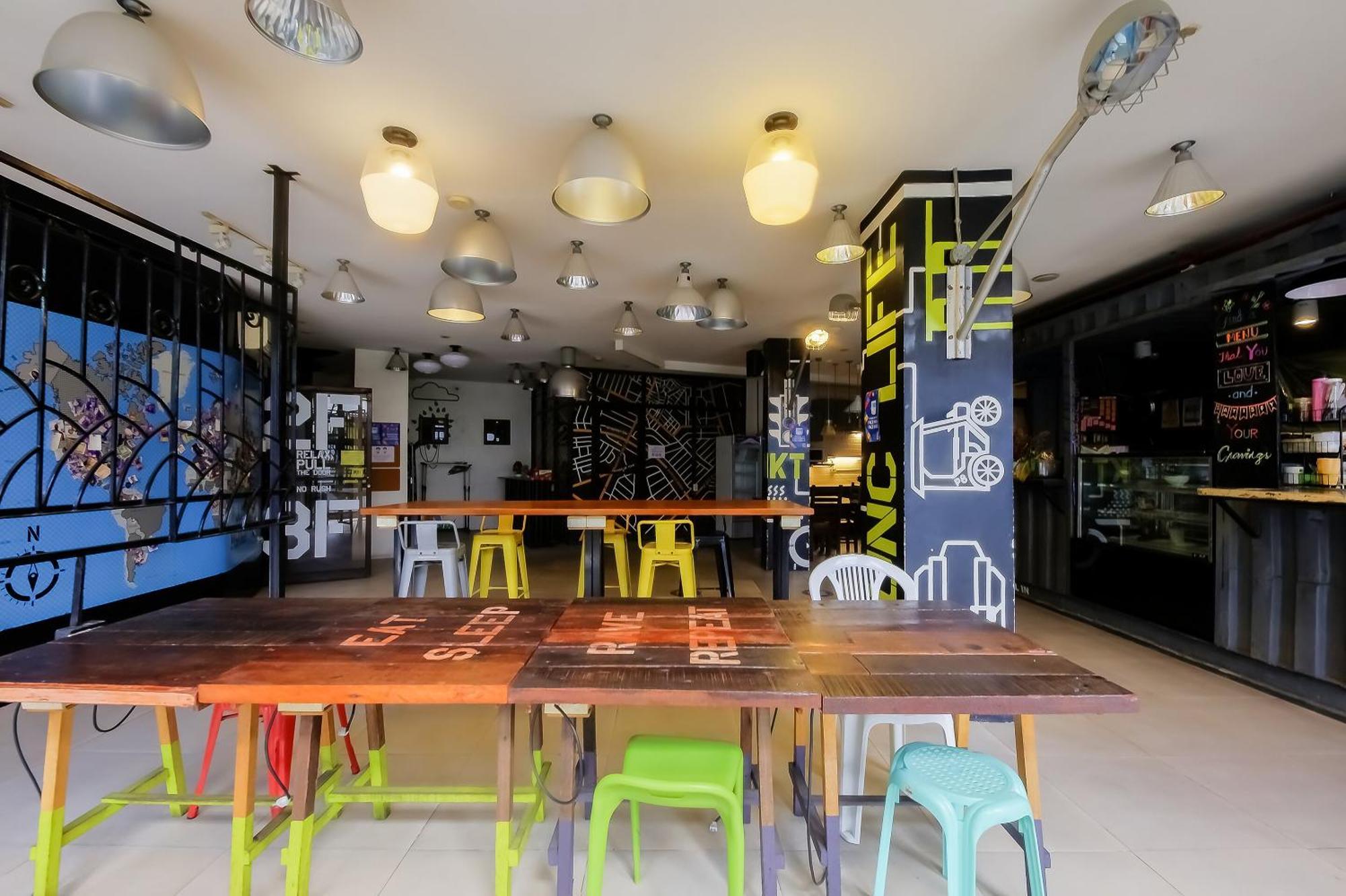 Spot On Junction Hostel Makati City Exterior photo